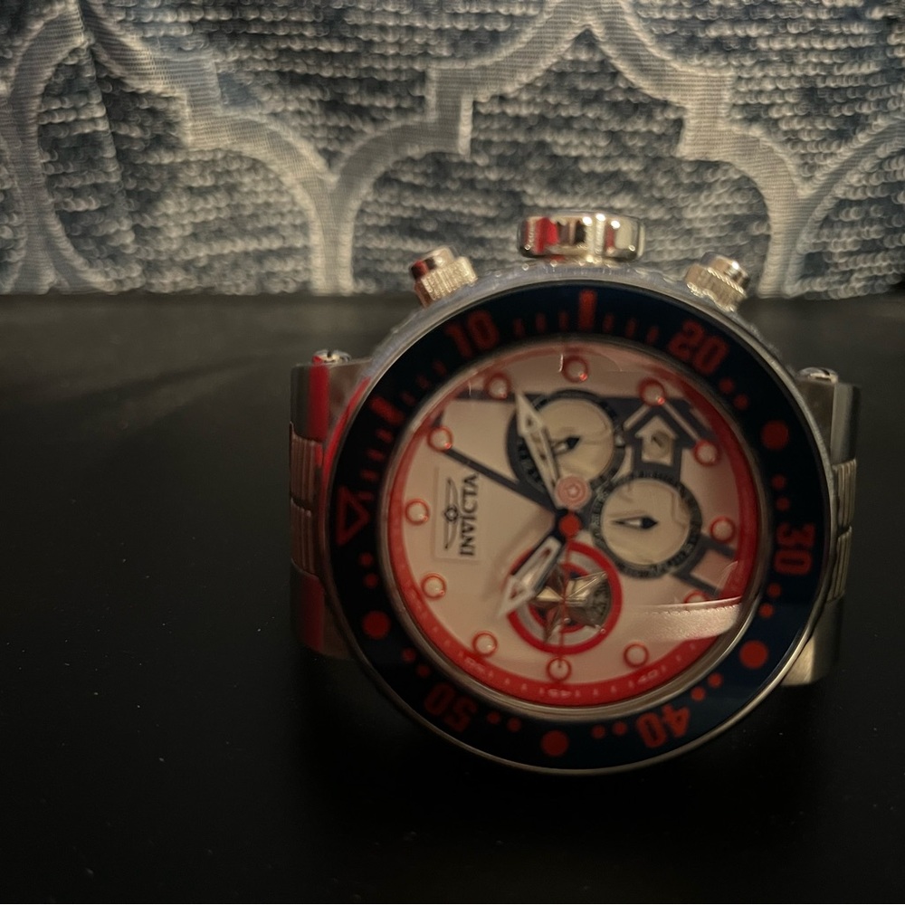 Invicta Men's Silver and Black Watch